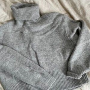 H&M Gray TurtleNeck Sweater